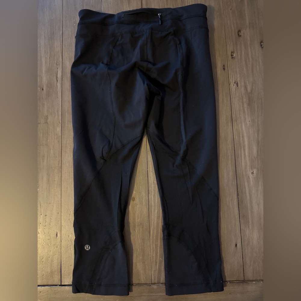 Lululemon Cropped Zipper Pocket Legging